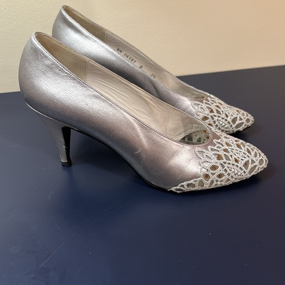 Stuart Weitzman Heels - Picture 2 of 6